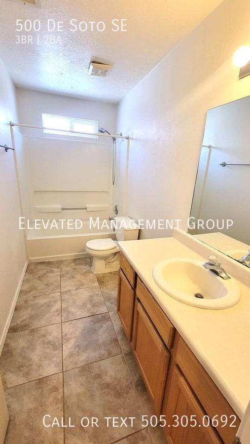 Building Photo - Beautiful Unit Ready for Immediate Move-In...