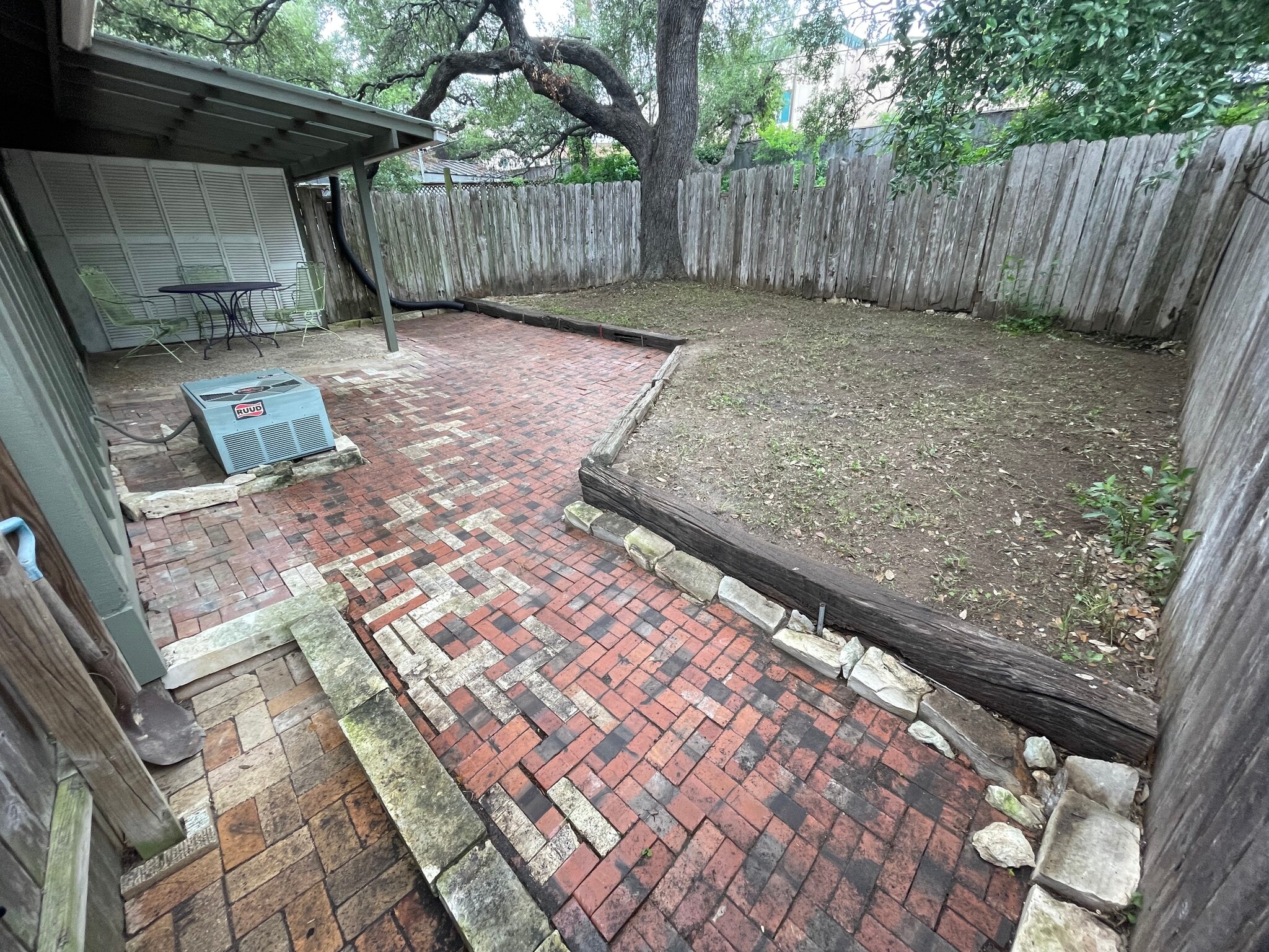 Building Photo - 2608 Carnarvon Ln