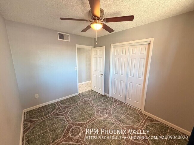 Building Photo - 301 N 3rd St