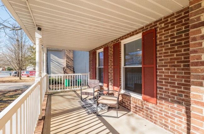 Primary Photo - 2119 Flint Glenn Ln