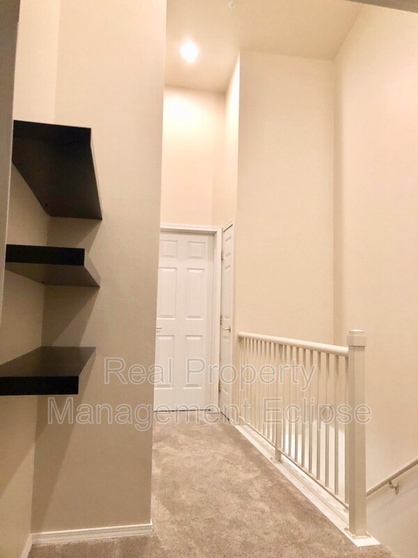 Building Photo - 16125 Juanita Woodinville Way NE