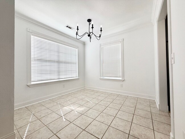 Building Photo - ***310 N. C Street***
