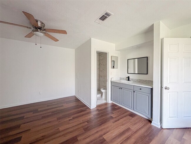 Building Photo - 12779 Enchanted Path Dr