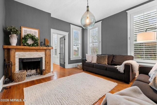 Building Photo - 4236 Melrose Ave