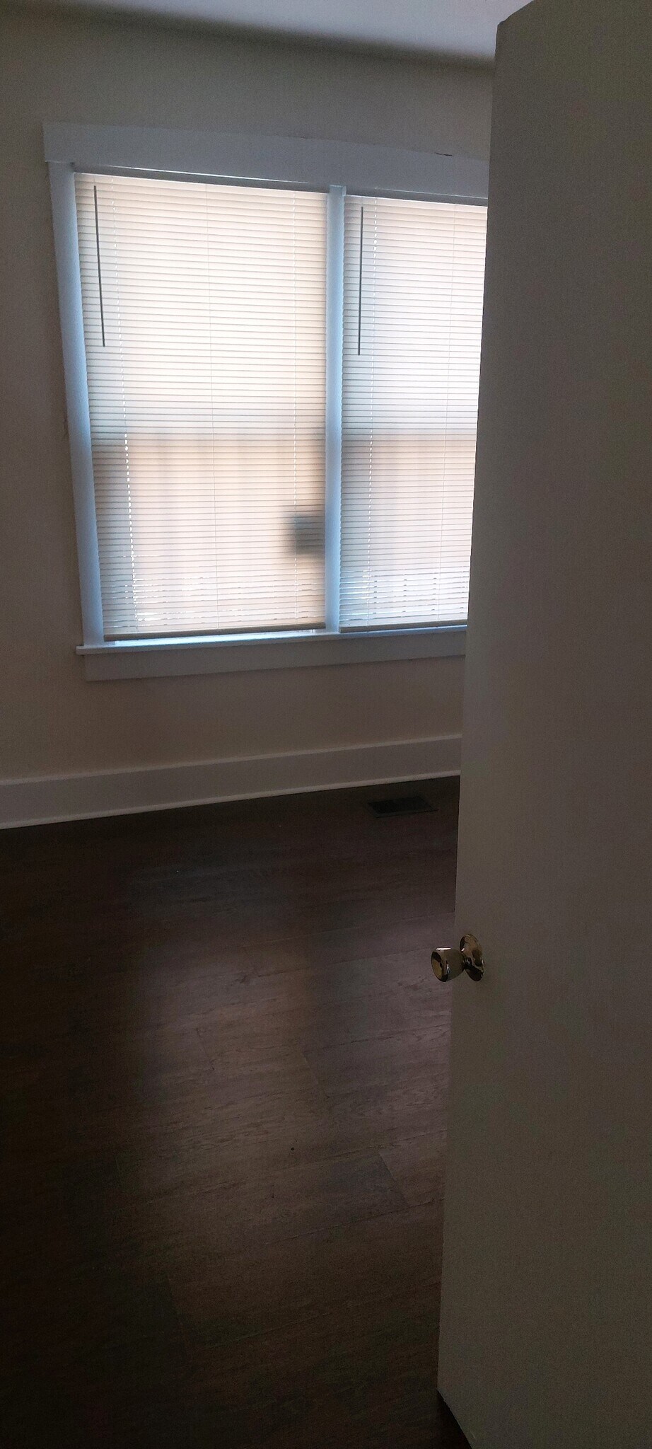 Building Photo - 1530 Waverly Ave