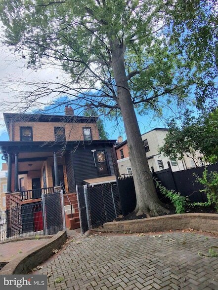 Building Photo - 178 Brunswick Ave