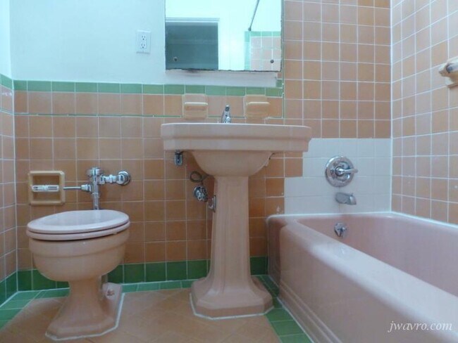 Building Photo - 1790 Jackson St