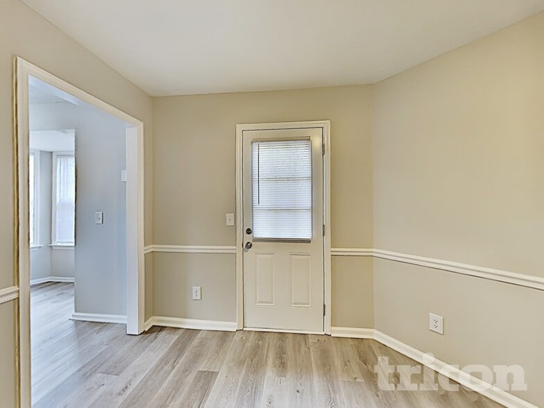 Building Photo - 102 Natchez Ct S