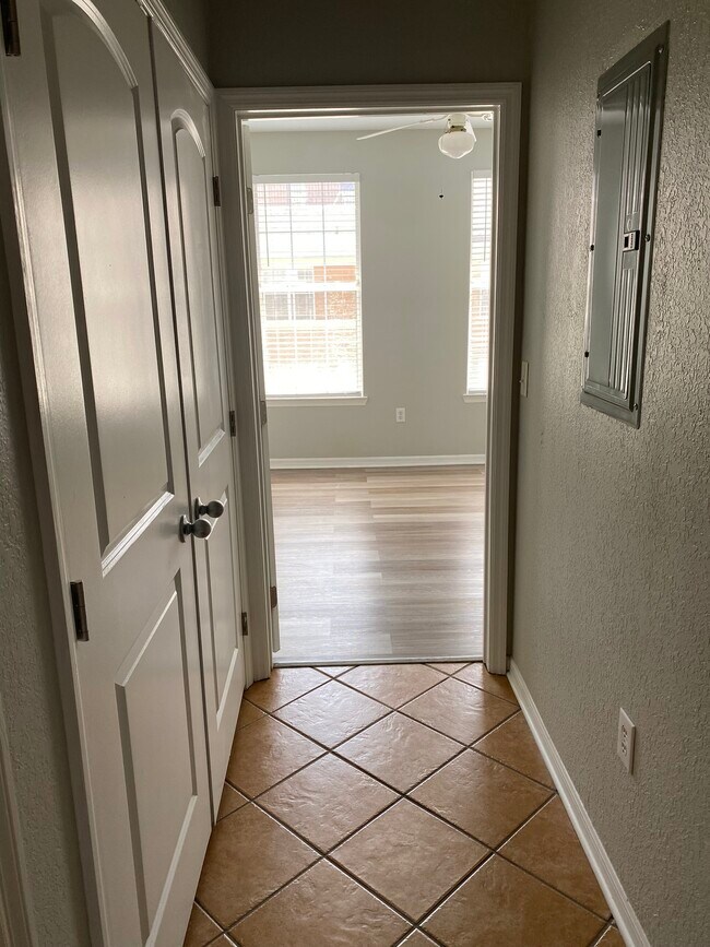 Building Photo - 4221 W Spruce St