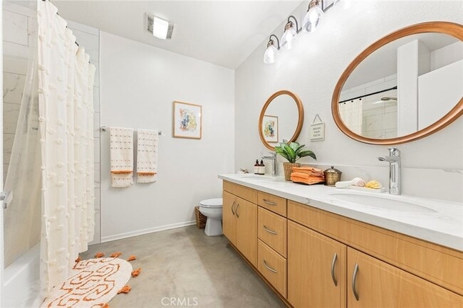 Building Photo - 210 N Spurgeon St