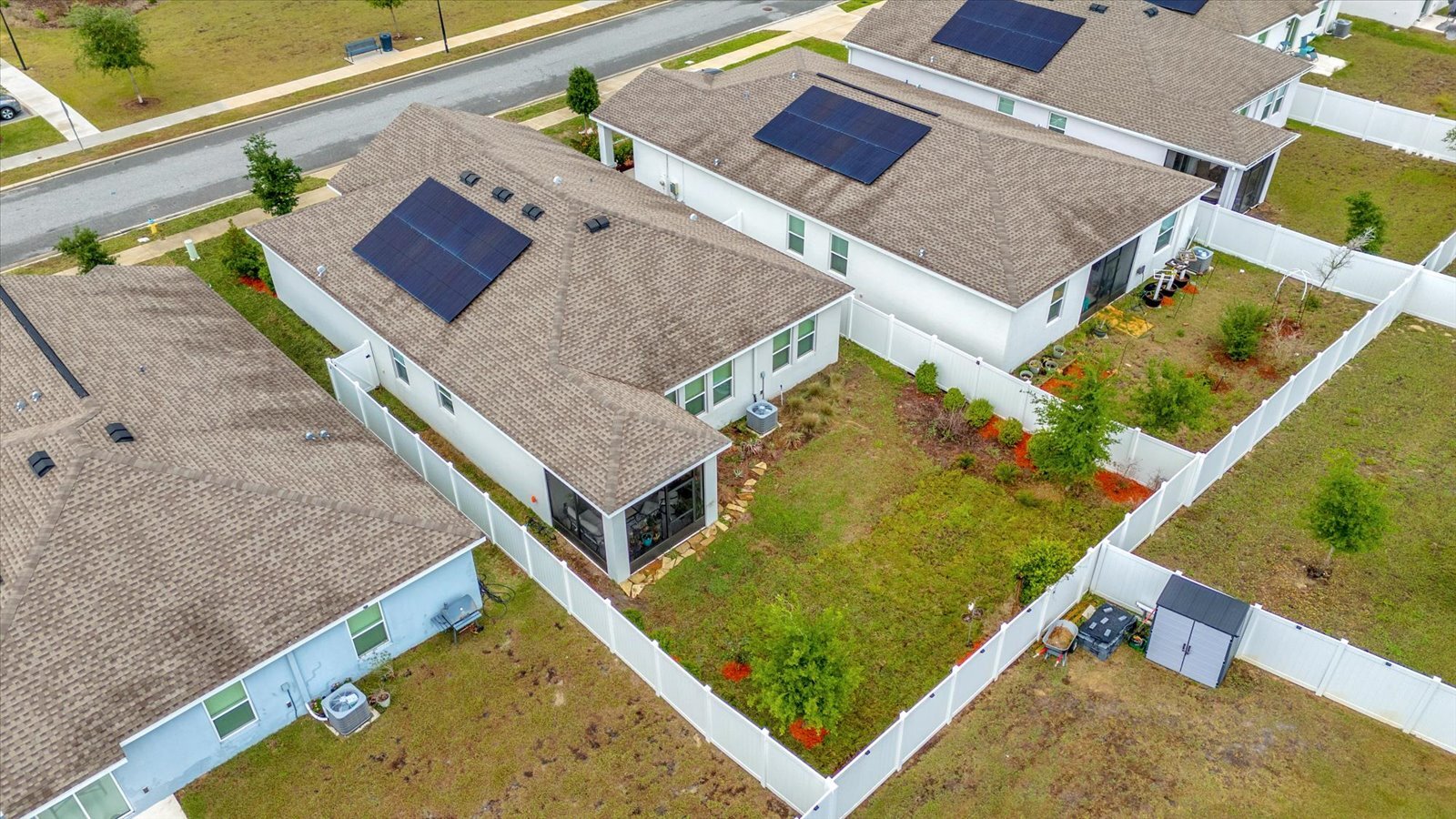 Building Photo - 1820 Church Lake St