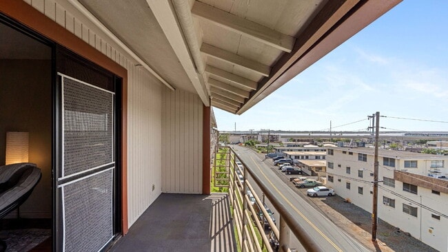 Building Photo - Renovated 2br/1ba/2pkg 3rd Fl Townhome
