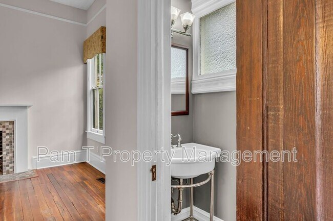 Building Photo - 201 W 37th St