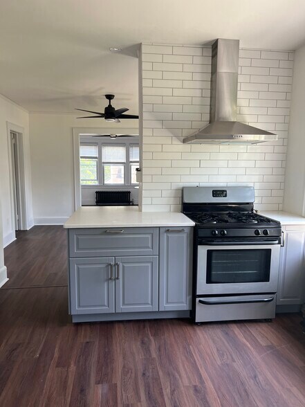 Building Photo - 130 Hamilton St