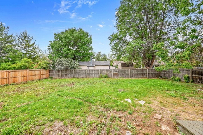 Building Photo - $2,195.00, 3-bed, 1-bath, located in Thorn...