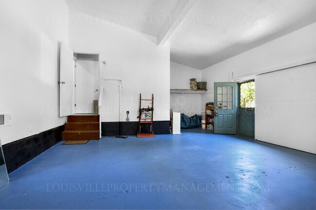 Building Photo - 6220 Applegate Ln