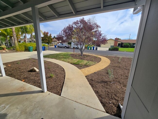 Building Photo - 449 Thumbelina Dr