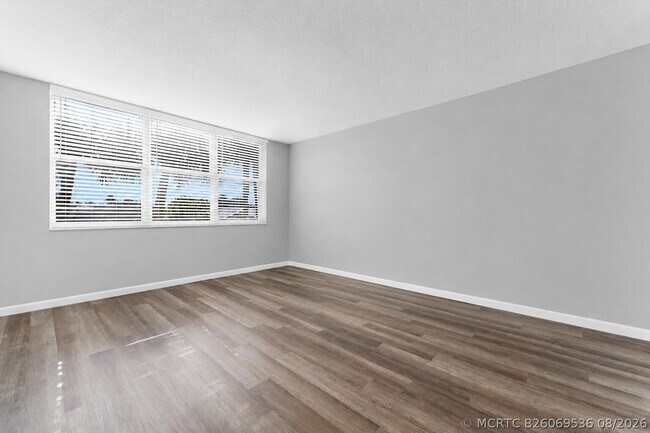 Building Photo - 931 Gardenia Dr