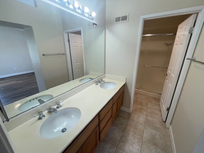 Building Photo - 12602 Creekwood Ct