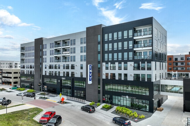 Building Photo - Envy at The Lights