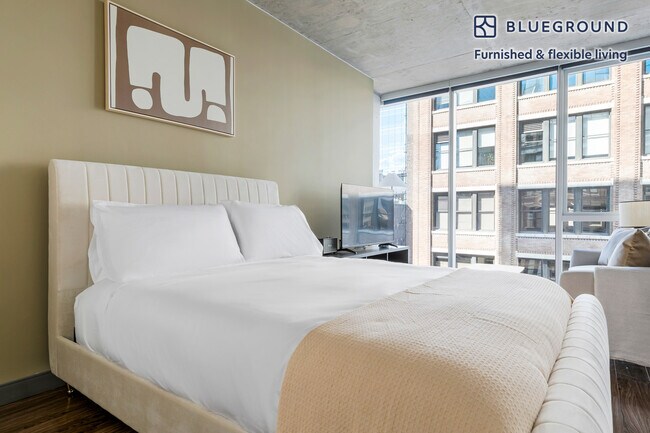 Building Photo - 601 W Jackson Blvd