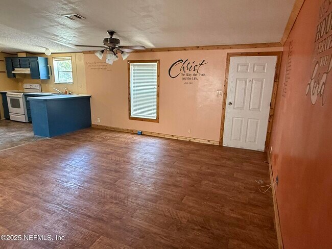 Building Photo - 822 Dawn Ave
