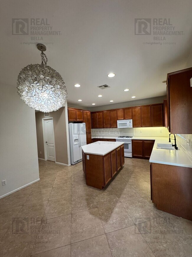 Building Photo - 756 Conlon Dr