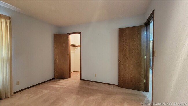 Building Photo - 4027 E 82nd Pl