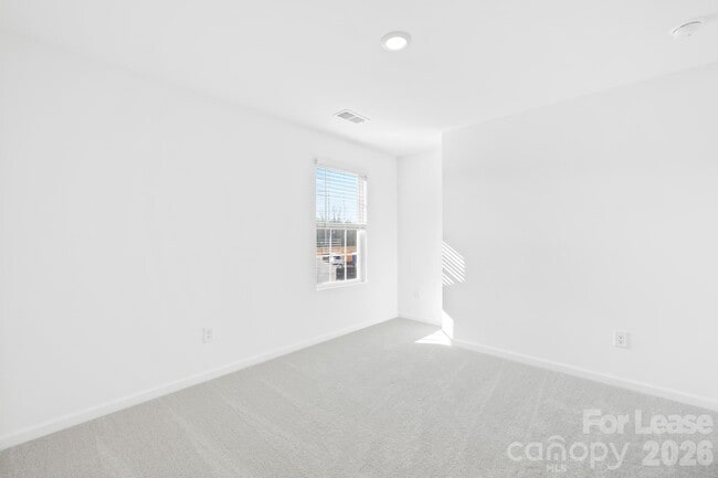 Building Photo - 544 Sand Dunes Dr