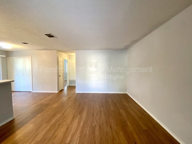 Building Photo - 5225 Meadow Field