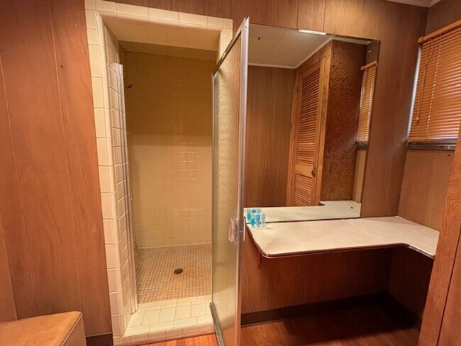 Building Photo - Furnished, Lakefront Living on Duncan Lake, Caledonia