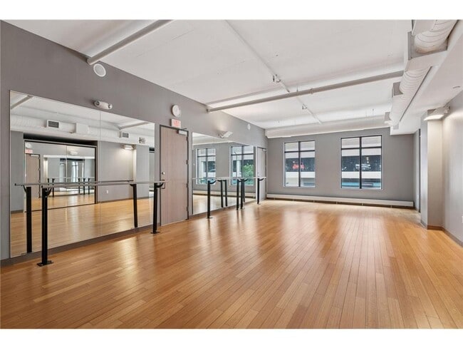 Building Photo - 201 S 11th St