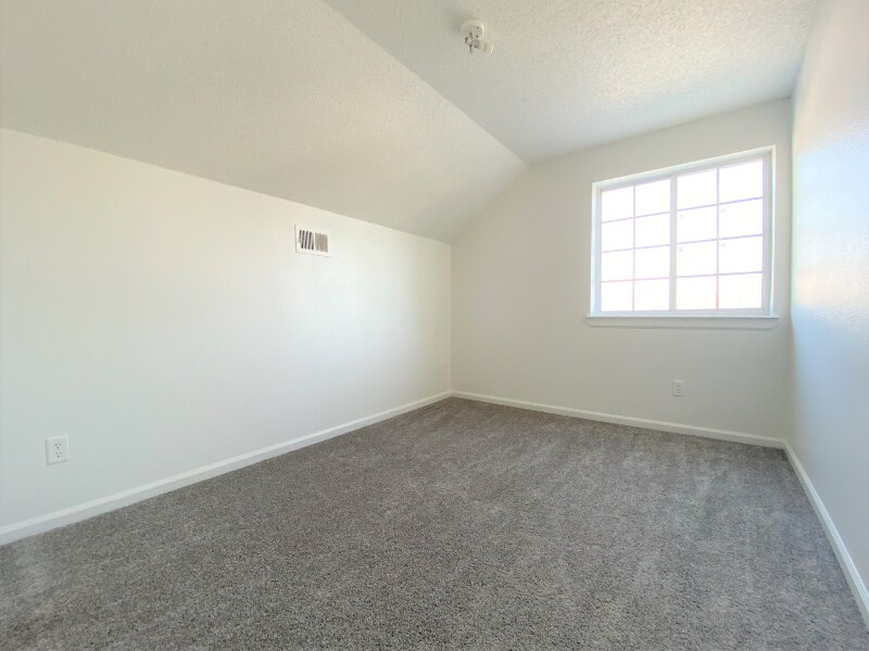 Building Photo - 925 Belvoir Dr