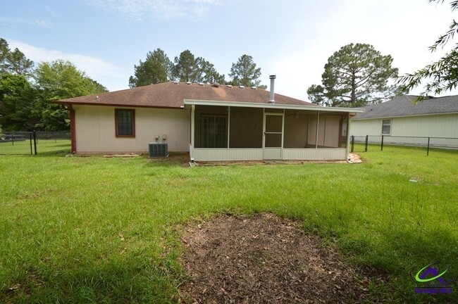 Building Photo - 309 Northlake Dr