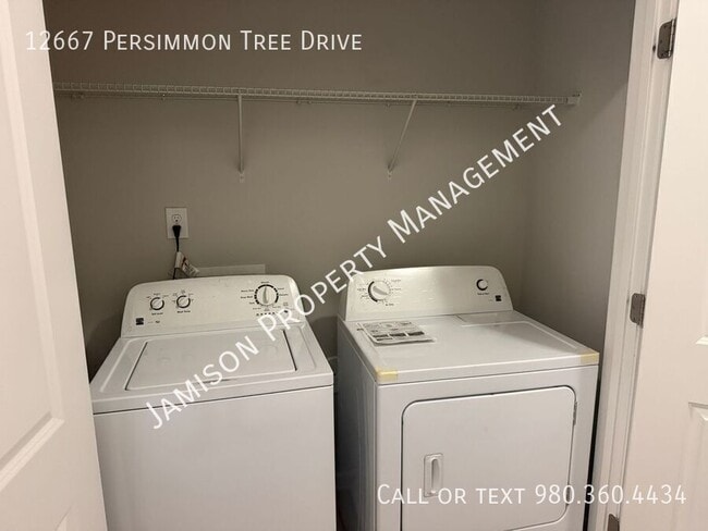 Building Photo - 12667 Persimmon Tree Dr