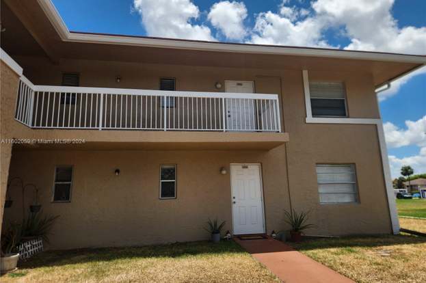 Primary Photo - 9962 Twin Lakes Dr