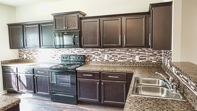 Building Photo - 10510 Pine Landing Dr