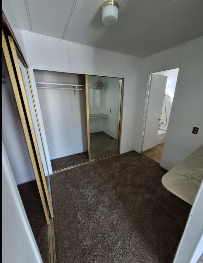 Building Photo - 3601 E Wyoming Ave