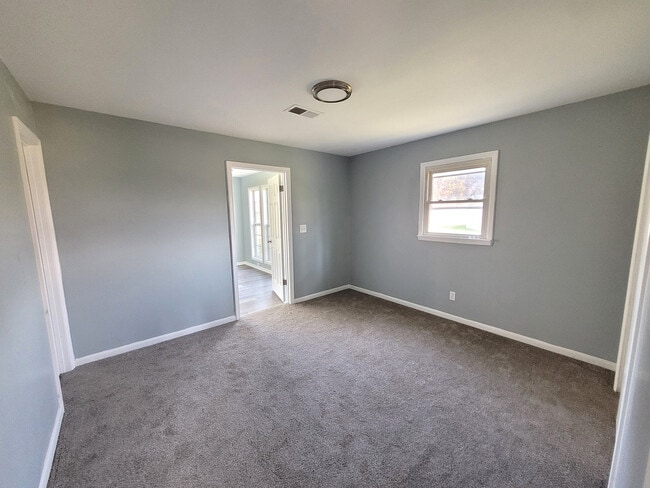 Building Photo - 2226 Windcrest Dr