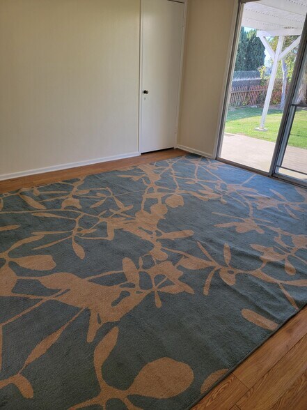 Building Photo - 1136 Larkspur Ln