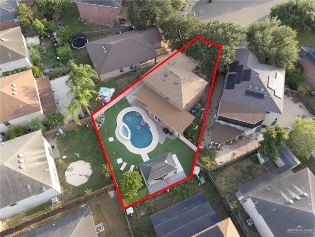 Building Photo - 32 Robin Ave