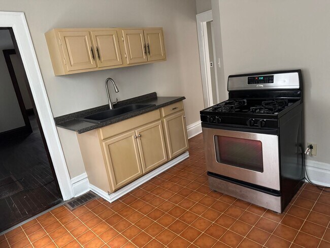 Building Photo - 1766-1768 Oak St