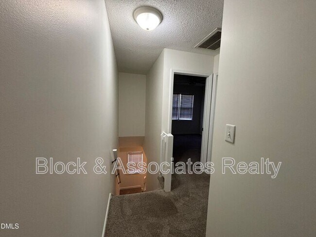 Building Photo - 728 Branniff Dr
