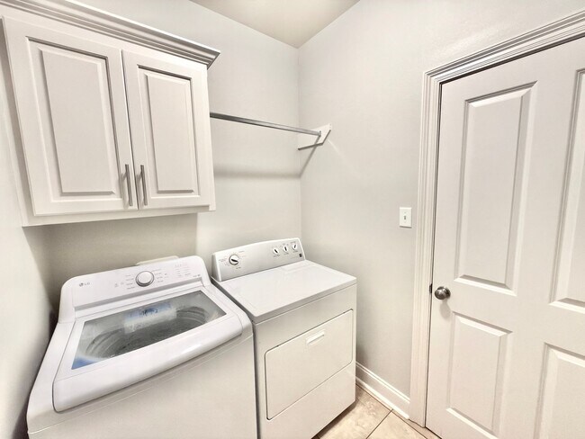 Building Photo - 7704 Ibiza Dr
