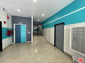 Building Photo - 7045 Hawthorn Ave