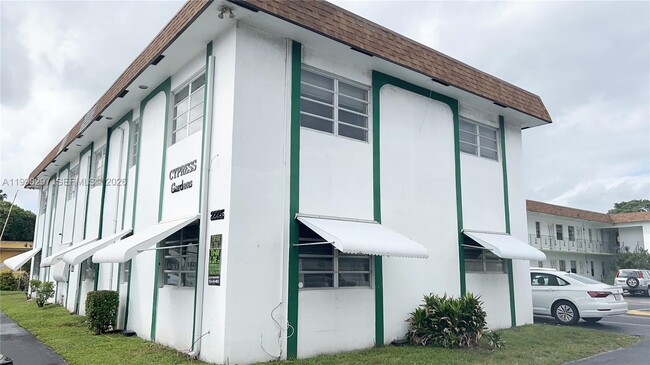 Building Photo - 2225 Polk St