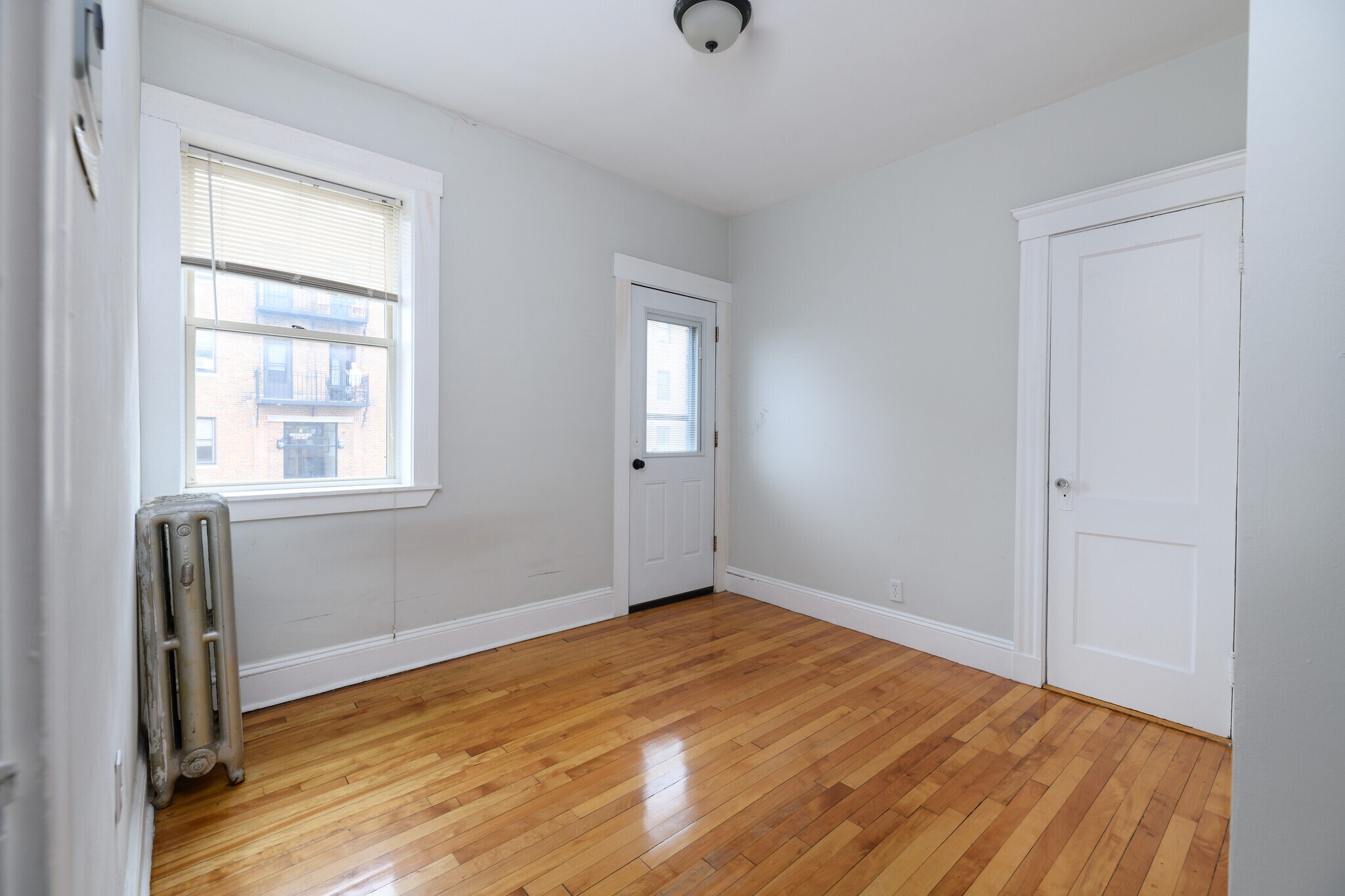 Building Photo - 6 Sherborn Ct