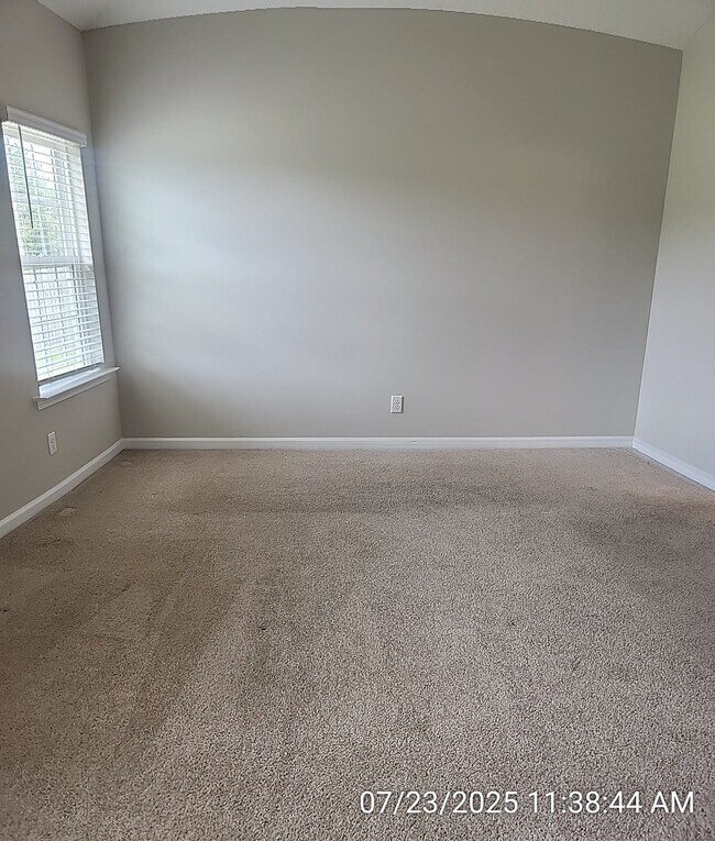 Building Photo - 64 Sunflower Cir NE