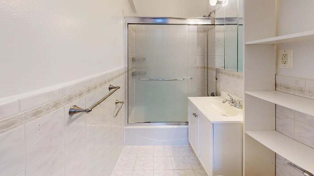 Building Photo - 340 E 58th St