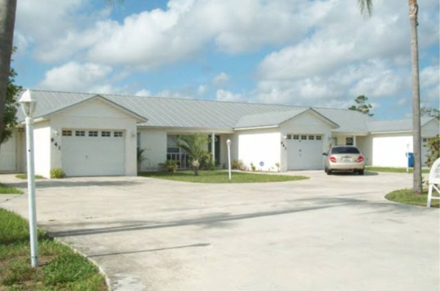 Primary Photo - Colonial Heights Apartments